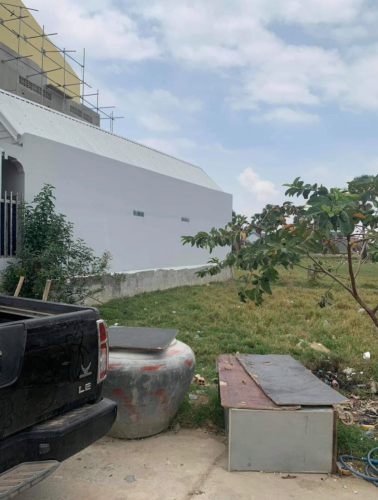 ដីលក់បន្ទាន់ នៅឈួកវ៉ាភ្នំពេញ 4,2*17 តម្លៃ13500 ម្ចាស់ផ្ទាល់