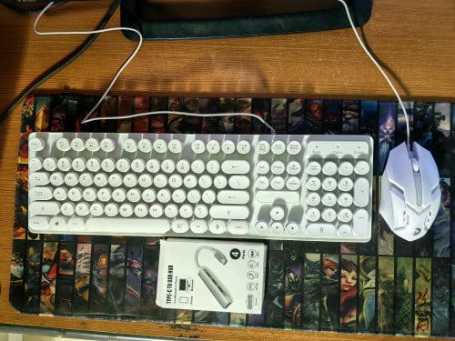 ឈុតតម្លៃ 8$ បានបីមុខ keyboard + mouse + USB HUB