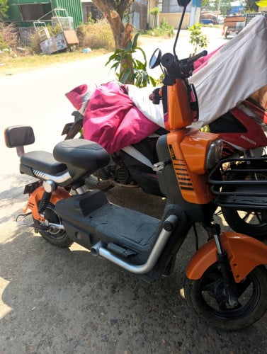 កង់អគ្គិសនីមួយទឹក លក់តលៃធូរ សាកថ្មរពេញជិះបាន90គីឡូម៉ែត