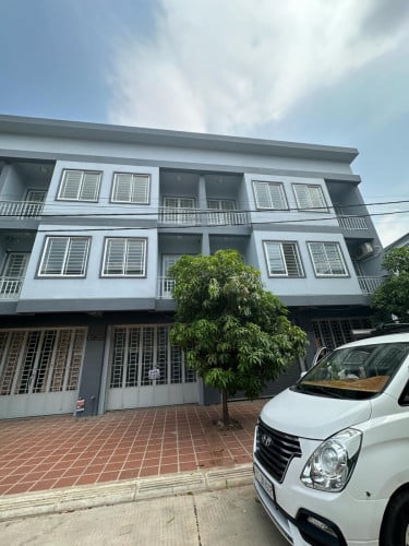 ផ្ទះលក់បន្ទាន់តំលៃក្រោមទីផ្សារ(ម្ចាស់ផ្ទះផ្ទាល់) តំលៃបុរី93.000$ លក់ក្នុងតំលៃ75.000$ចរចារ(ប្លង់រឹង)