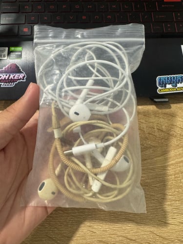 លក់កាស iPhone 3.5mm Zin និងកាស iPhone Type C ទិញថ្មីប្រអប់