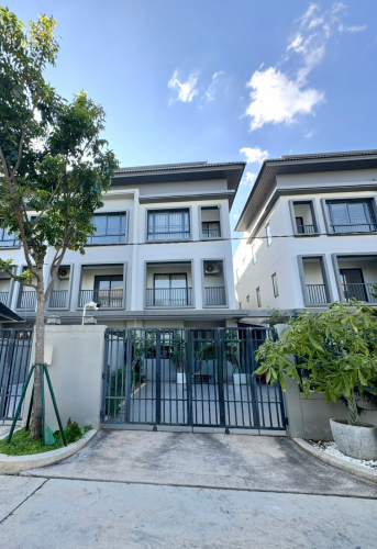 វីឡាកូនកាត់(LA) ​សម្រាប់លក់  | LA villa for sale(ទីតាំង​បុរីជីបម៉ុង ផាកលែន​ ៥០ម៉ែត្រ​)