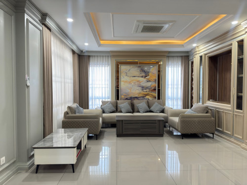 ឃ្វីនអេ វីឡាសម្រាប់លក់ | Queen A villa for sale (ទីតាំងបុរីជីបម៉ុង ផាកលែន ៥០ម៉ែត្រ)