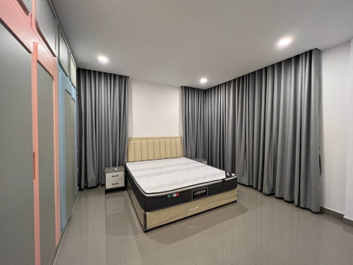 ឃ្វីនអេ វីឡាសម្រាប់លក់ | Queen A villa for sale (ទីតាំងបុរីជីបម៉ុង ផាកលែន ៥០ម៉ែត្រ)