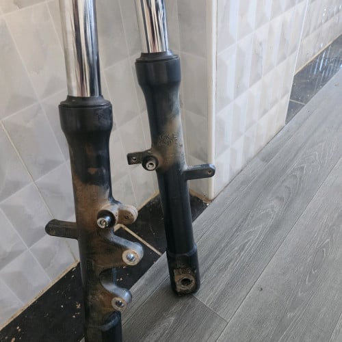 ប៉ូម R15 V2 នៅស្អាតមិនរលាក