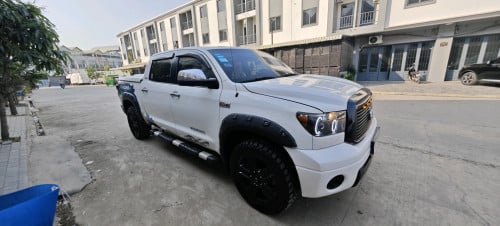 ខ្ញុំត្រូវការលក់រថយន្តម៉ាកToyota Tundraពណ៌សឆ្នាំ2008 អូតូកាប់ពីតាស់ លីមីតធីត