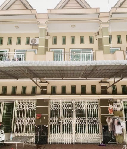 ផ្ទះលក់នៅ បុរីសុខចម្រេីន ខណ្ឌ កំបូល🏦