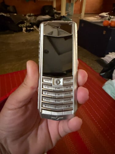 ខ្ញុំមានទូរស័ព្ទvertu Ascenx&Aster