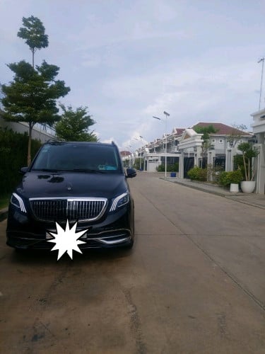 2016 Up To 21 l MB Minivan l VIP Seats l VIP Wall