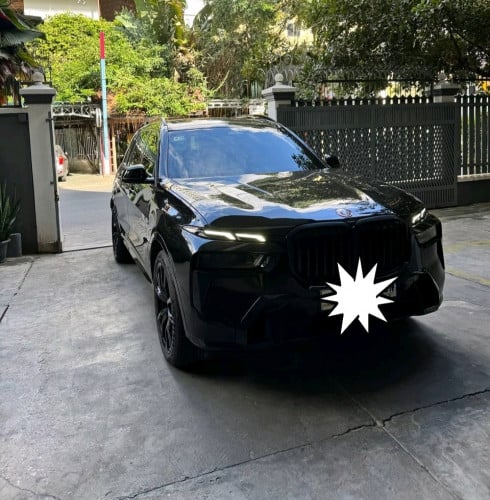 2023 l BMW X7 M-Sport Black Package l Original Painting