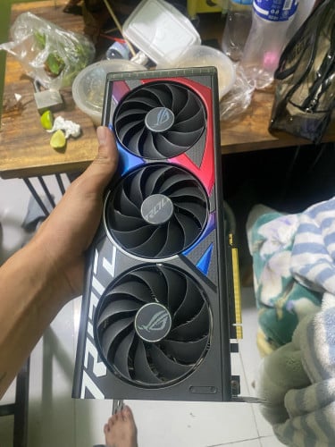 Asus ROG Strix 4060 Oc 8G នៅស្អាត់ ប្រើបាន 1ឆ្នាំ 320$