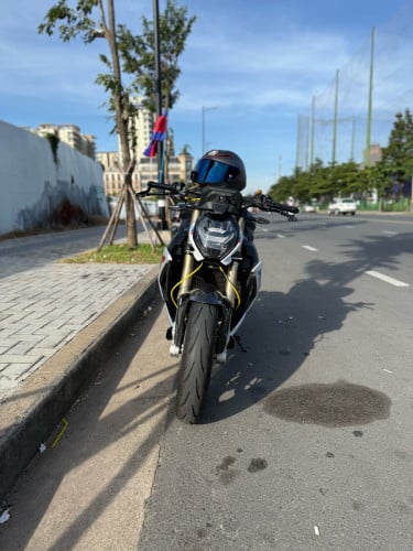 BMW S1000R