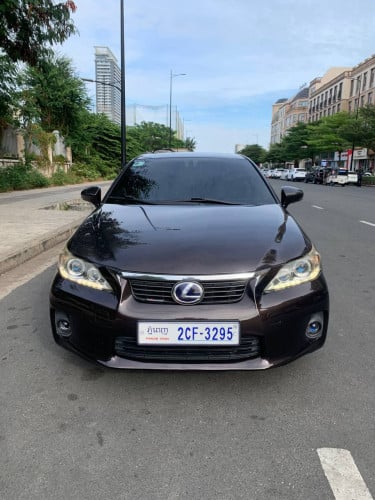 CT 200h 2011 For Rent /出租