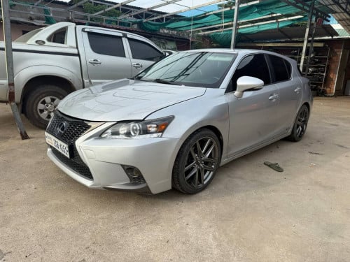 CT 200h 2012 For Rent /出租