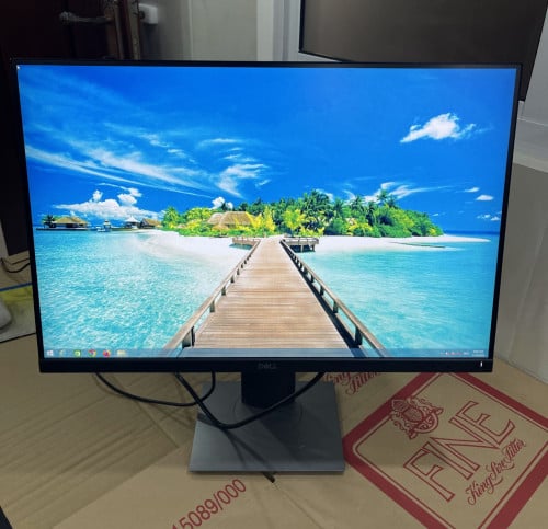 Dell Monitor 24"  ឆ្នាំ 2021  2ndhand Clearance  $115 => Discount $67