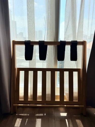 Foldable luggage shelf