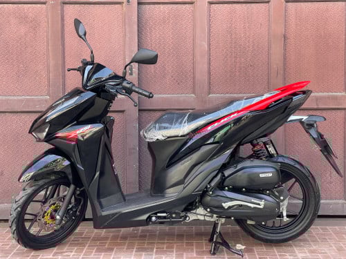 Honda Click សេរី2021 របស់ក្រុមហ៊ុន 8ពាន់គីឡូ ម៉ូតូស្អាត99%