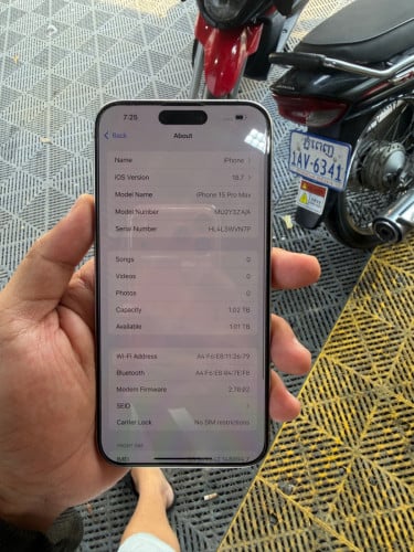iPhone 15 Pro Max 1T ZA/A 99% (ពណ៌ស)​ សុំណុំ​ 100%