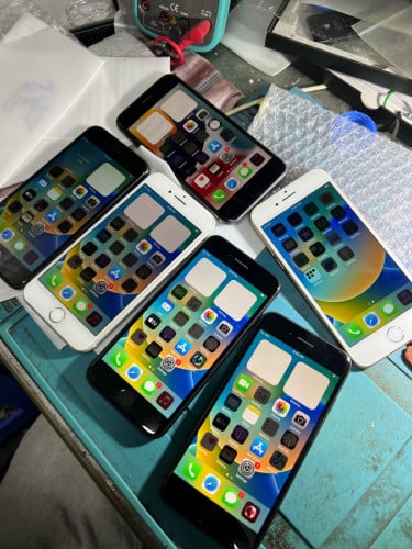 Iphone 8. 64G សានុំស្គេន (អត់ជាប់) 50$