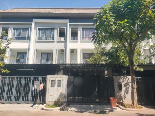 LA Villa for rent in ChipMong 598