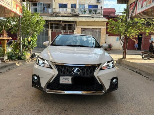 Lexus CT 200h 2012 For Rent /出租