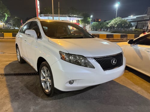 Lexus Rx350.010 Full Option ប៉ុង​1 ពណ៌​សកាំម៉ៃ​ ក្នុងការ៉ុត