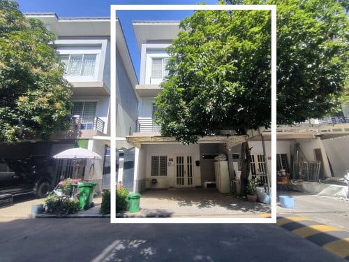 Link Villa For Rent / Borey Peng Huoth Bueng Snor