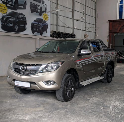 Mazda BT-50 2013 Pro Full Option ម៉ាសុិនធំ 3.2L ប៉ុង២ ឆ្វេងសុីន