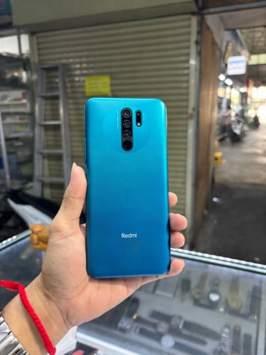 Redmi 9 64G Ram4G Sim2 Global បែកដាច់តិច