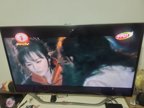 Samsung Smart TV including free wardrobe