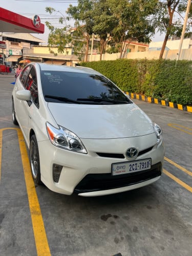 Toyota Prius 2013 option 2