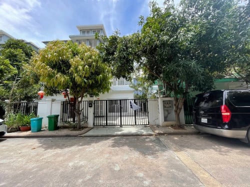 Twin Villa for rent very urgent