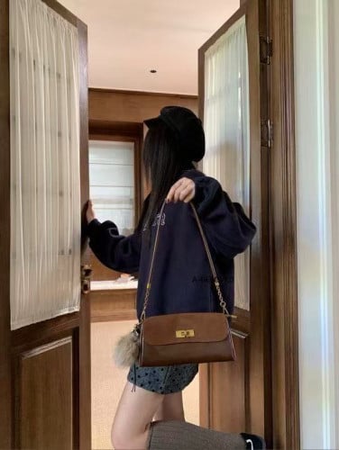 កាបូបនារី