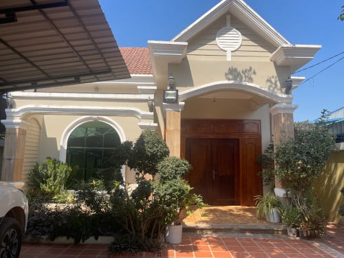 ផ្ទះសំរាប់លក់ ឬ ជួល