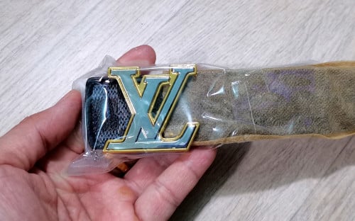 ខ្សែក្រវាត់ ម៉ូតឡូយ ស្អាត កាលីប ពេញនិយមមានក្មេង និងមនុស្សធំ (ប្រុសស្រី)តំលៃតាមម៉ូត