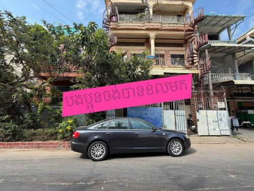 លក់ធូៗជូនបងប្អូនធនាឡានថ្មី