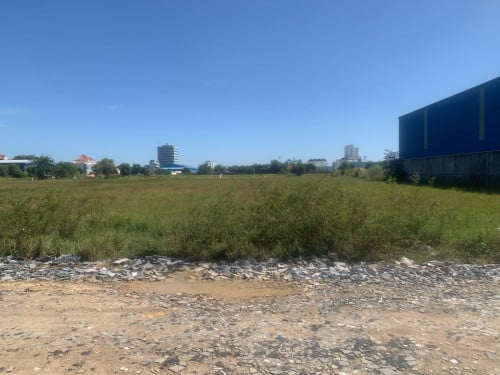 ដីលក់ក្រោយវត្តឃ្មួញ