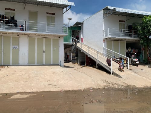 ដីមានបន្ទប់ជួល លក់នៅជិតសាលាសង្កាត់ឃ្មួញ