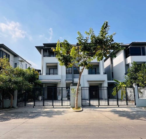 វីឡាភ្លោះដាក់លក់បន្ទាន់នៅក្នុងបុរី ជីបម៉ុង 598