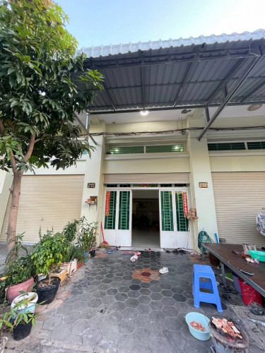 ផ្ទះលក់បន្ទាន់ ផ្ទះលក់បន្ទាន់ តម្លៃដើម65,000$ ឡូវលក់តែ 45,000$