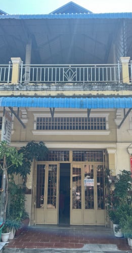 ផ្ទះល្វែងតម្លៃ​ 82168$ ចរចារ