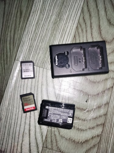 លក់ battery Sony A7iv with charger