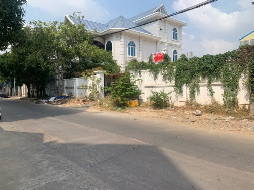 ដីលក់ជិតសាលា CIA ផ្លូវ 2004