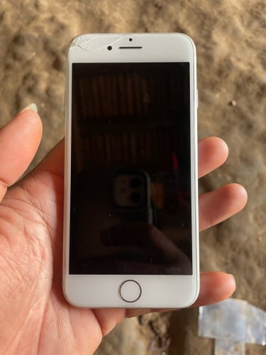 លក់ i phone 8 បែកខាងលើតិច zin ទាំងអស់