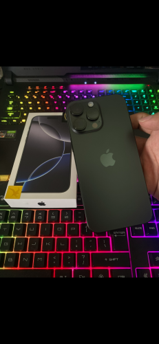 ត្រូវការលក់ Iphone 16 Pro Max 256G នៅស្អាត គ្មានស្នាម សល់ធានា ក្រុមហ៊ុន