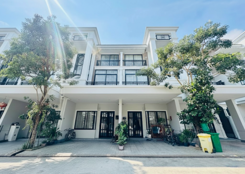 វីឡាកូនកាត់ LA សម្រាប់ជួល | Link Villa LA for Rent