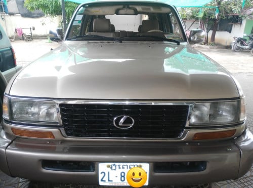 ឡាន Lexus 450 ឆ្នាំ 1997