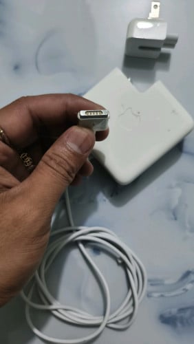 ឆ្នាំងសាក់ MacBook Pro 2015