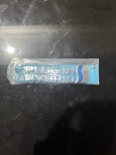 តែមថ្មី Plug-in hybrid Prius 012-015