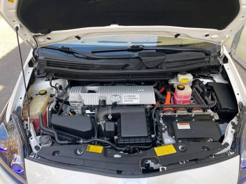 ឡានលក់PRIUS2013អុកសិន៣ក្នុងលឿងហ្សិនមួយជុំ